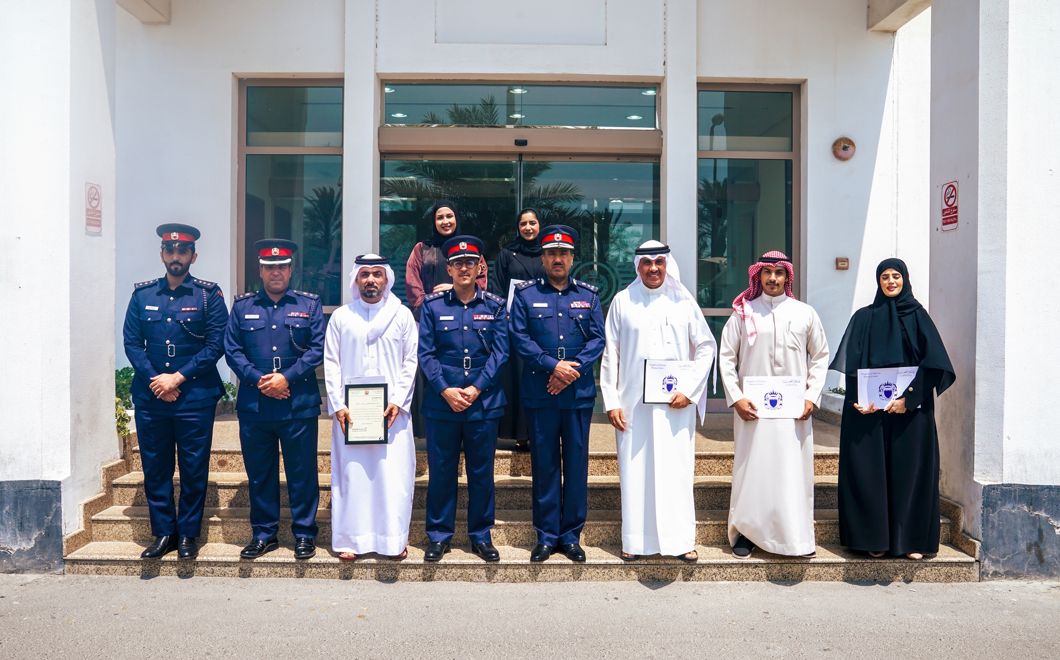 شرطة المحرق تكرّم مركز المحرق الشبابي النموذجي وجمعية الكلمة الطيبة<